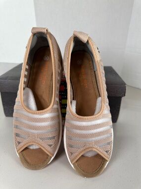 bernie mev. Beige Knit Peep-Toe Slip-On Sandals. Brand New